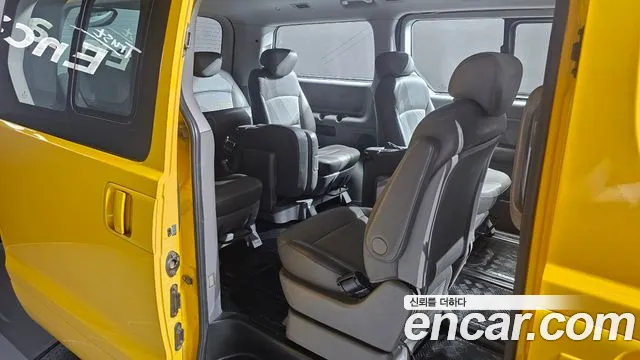 Hyundai Staria 2011 thumb 9