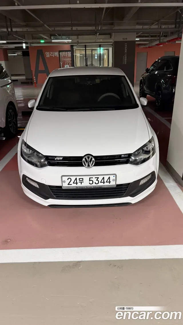 Volkswagen Polo 2013 thumb 2