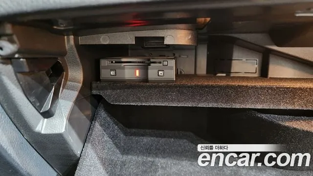 Mercedes-Benz GLC 2018 thumb 12