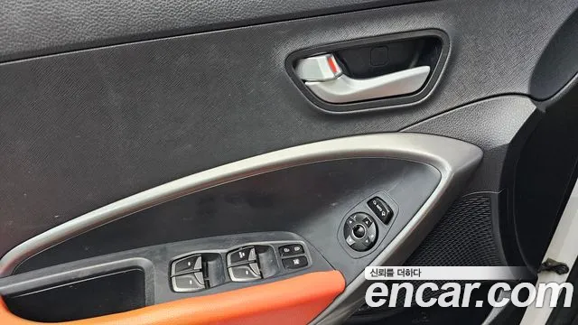 Hyundai Санта Фе 2014 thumb 11