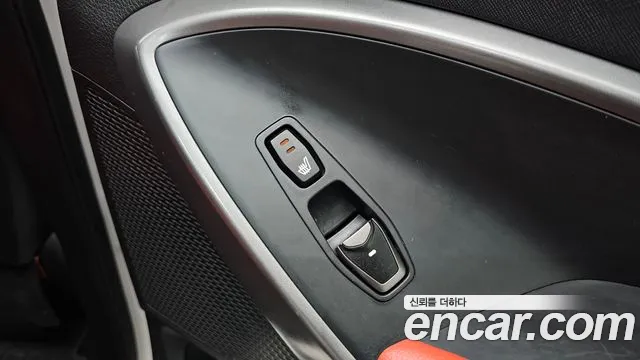 Hyundai Санта Фе 2014 thumb 9