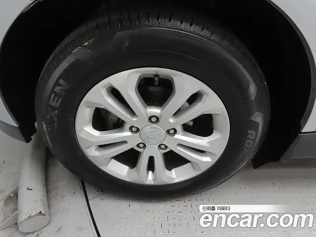 KGM Korando 2015 thumb 2