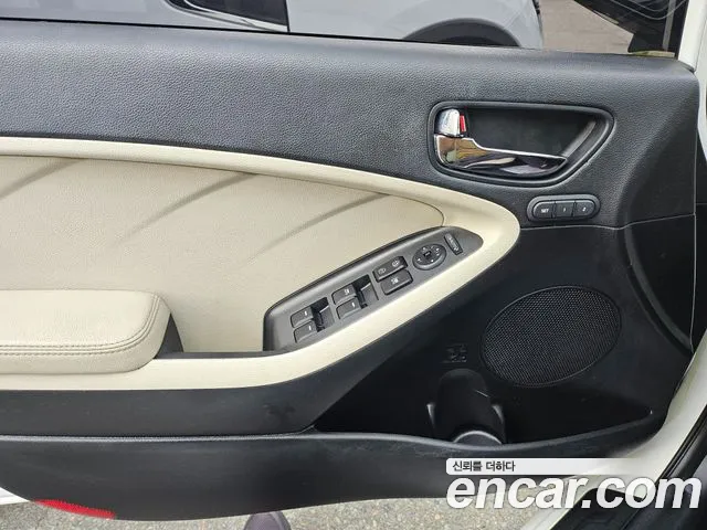 Kia K3 2013 thumb 11