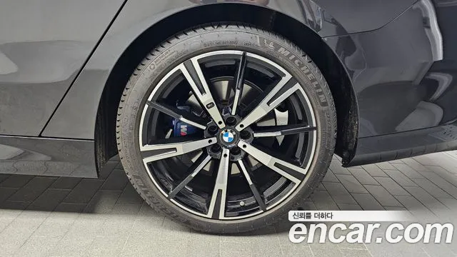 BMW 5 серии 2025 thumb 12