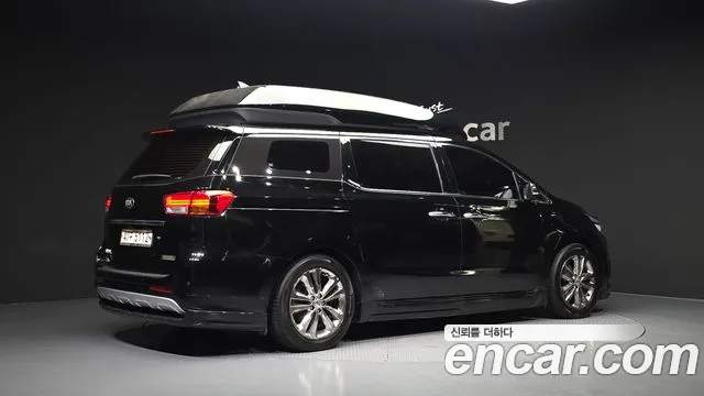 Kia Carnival 2017 thumb 4