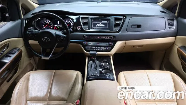 Kia Carnival 2017 thumb 7