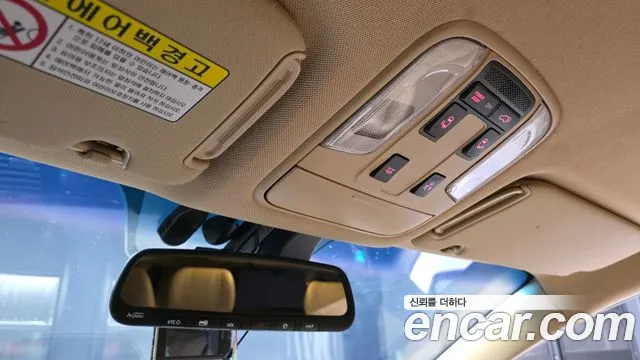 Kia Carnival 2017 thumb 3