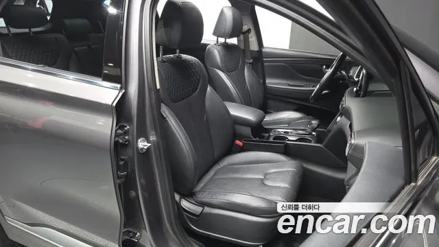 Hyundai Santa Fe 2019 thumb 4