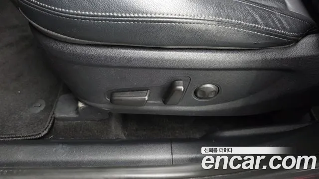 Hyundai Santa Fe 2019 thumb 3