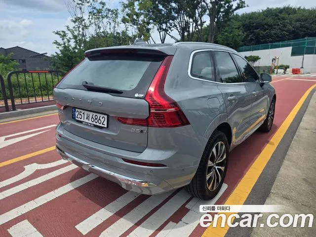 Volvo XC60 2023 thumb 10