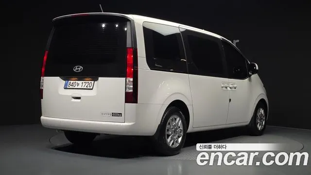 Hyundai Staria 2025 thumb 7