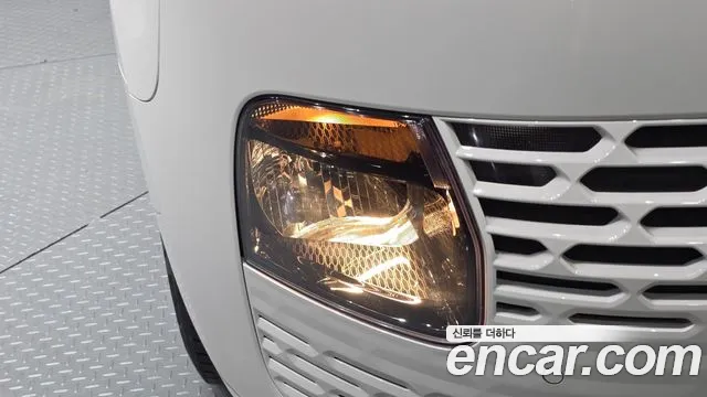 Hyundai Staria 2025 thumb 9