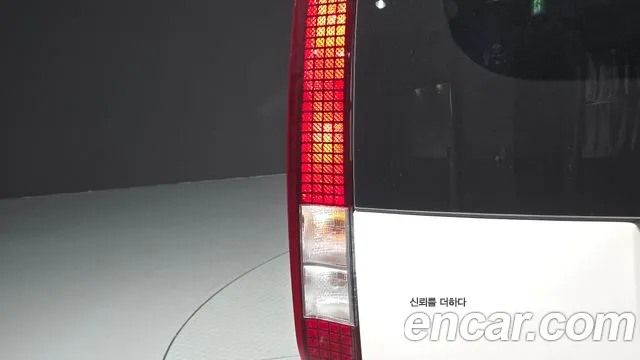 Hyundai Staria 2025 thumb 11