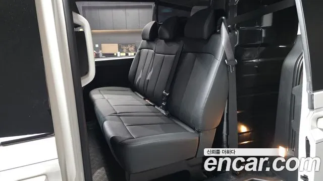 Hyundai Staria 2025 thumb 3