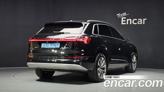 Audi e-tron 2021 thumb 7