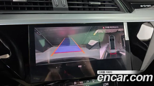 Audi e-tron 2021 thumb 6