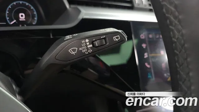 Audi e-tron 2021 thumb 3