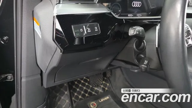 Audi e-tron 2021 thumb 10