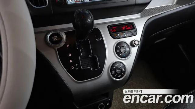 Kia Ray 2015 thumb 12