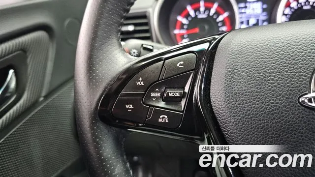 KGM Tivoli 2017 thumb 5