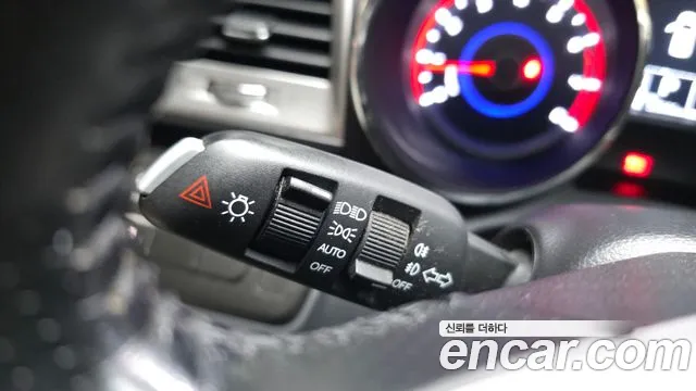 KGM Tivoli 2015 thumb 6