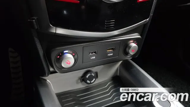 KGM Tivoli 2015 thumb 5