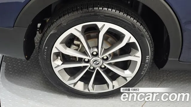 KGM Tivoli Air 2016 thumb 6