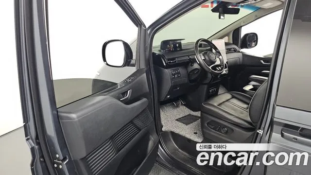 Hyundai Staria 2021 thumb 2