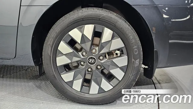 Hyundai Staria 2021 thumb 9