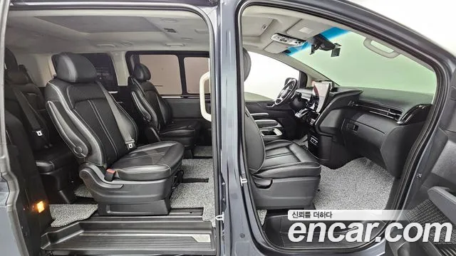 Hyundai Staria 2021 thumb 10