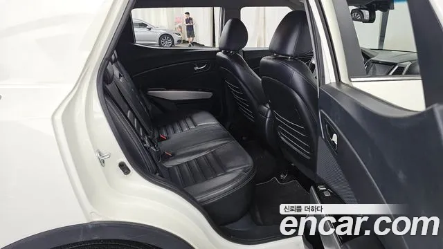 KGM Tivoli 2015 thumb 5