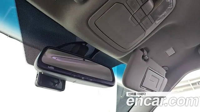 KGM Tivoli 2015 thumb 3
