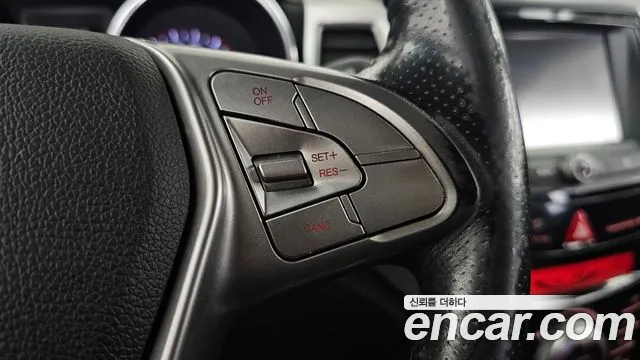 KGM Tivoli 2015 thumb 6