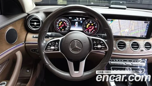 Mercedes-Benz E-Class 2019 thumb 3