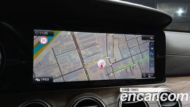 Mercedes-Benz E-Class 2019 thumb 4