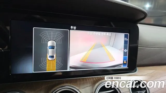Mercedes-Benz E-Class 2019 thumb 10