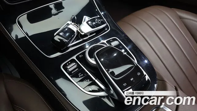 Mercedes-Benz E-Class 2019 thumb 5