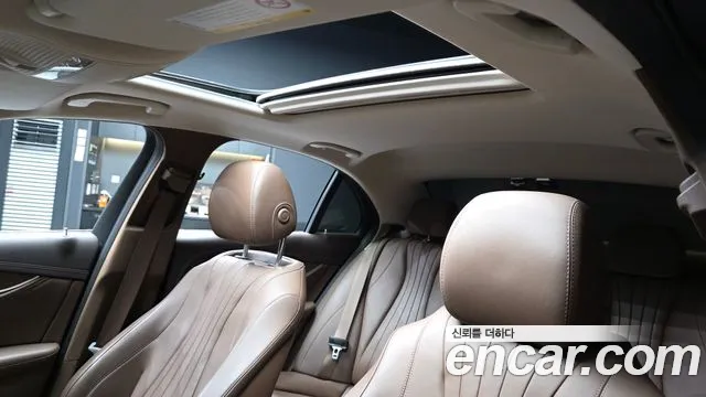 Mercedes-Benz E-Class 2019 thumb 6