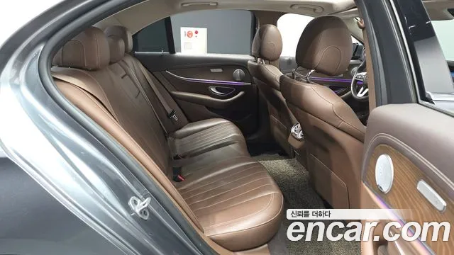 Mercedes-Benz E-Class 2019 thumb 2