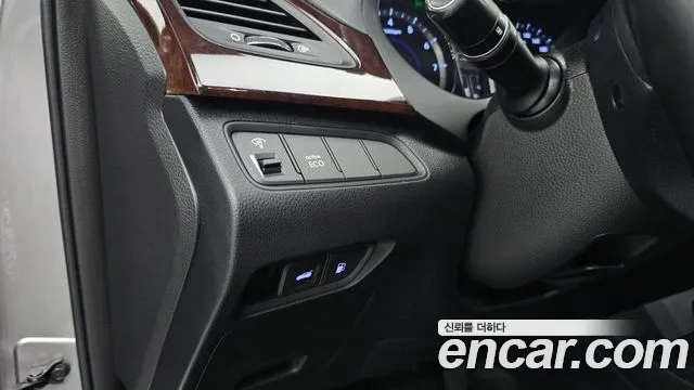Hyundai Grandeur 2011 thumb 6