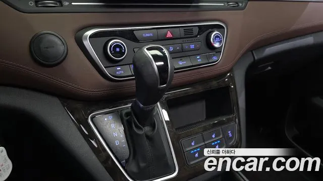 Hyundai Staria 2020 thumb 12