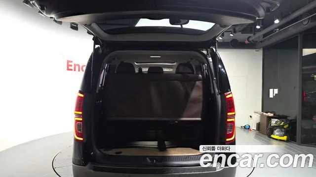 Hyundai Staria 2020 thumb 9