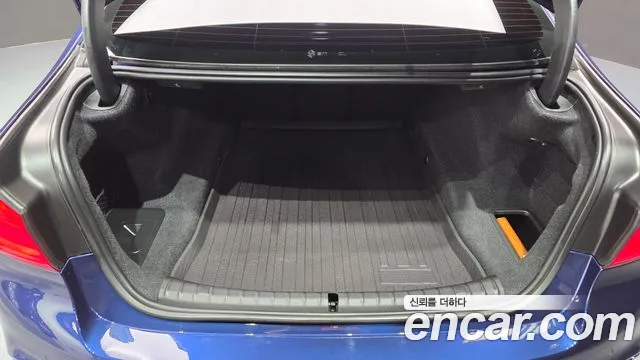 BMW 5 серии 2018 thumb 12