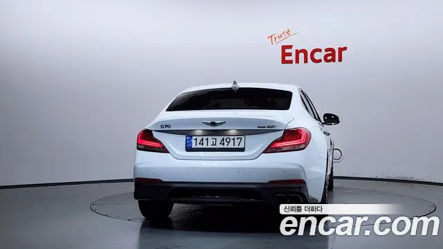 Genesis G70 2018 thumb 6