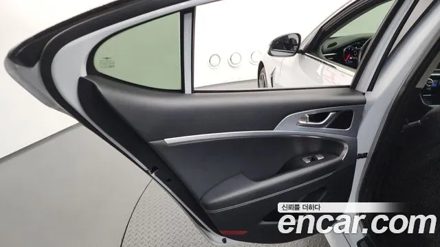 Genesis G70 2018 thumb 9