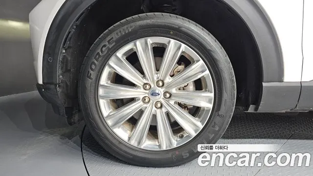 Ford Explorer 2021 thumb 7