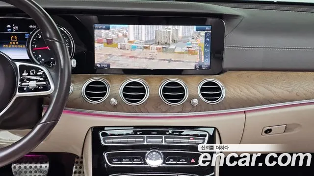Mercedes-Benz E-Class 2019 thumb 7