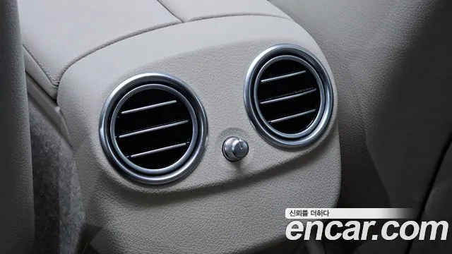 Mercedes-Benz E-Class 2019 thumb 11