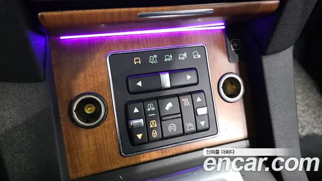 Land Rover Discovery 2014 thumb 2