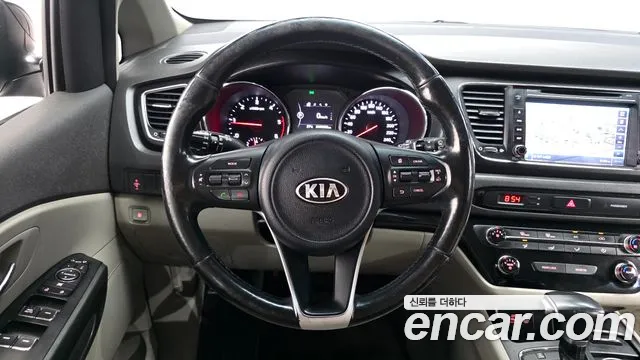 Kia Carnival 2018 thumb 11